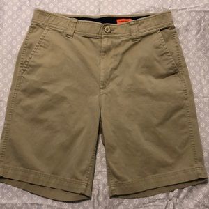 EUC flat front shorts. Perfect for back to school!